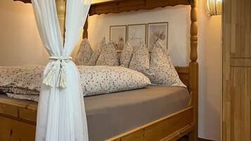 2 Schlafzimmer, Zimmersafe, Bügeleisen/Bügelbrett, Reisekinderbett