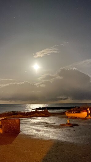 In Strandnähe, Liegestühle