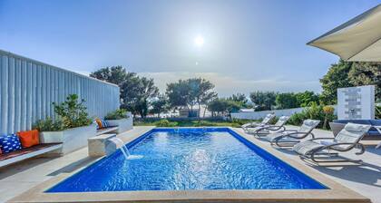 Villa Sunset Punat- beachfront villa for 12 guests with a pool