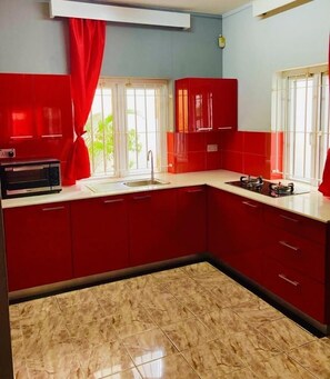 Fridge, microwave, oven, stovetop - Beautiful vacation apartment on the long, fine sandy beach of Flic-en-Flac (flic-en-flac)