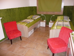 3 Schlafzimmer, Bügeleisen/Bügelbrett, WLAN, Bettwäsche