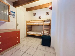 2 bedrooms