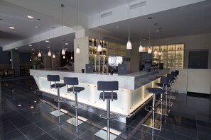 Bar (on property) - Nordsee Hotel Bremerhaven (Bremerhaven)