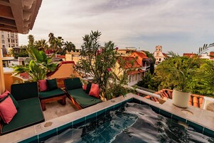 Deluxe Penthouse, 2 Bedrooms, Private Pool | Premium bedding, in-room safe, desk, blackout drapes