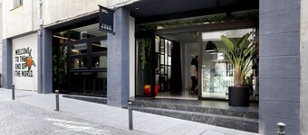 2060 The Newton Hostel & Market