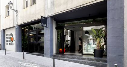 2060 The Newton Hostel & Market