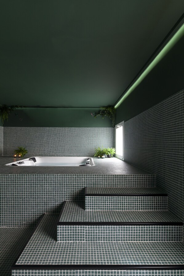 Tina de hidromasaje interior