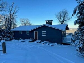 Exterior - Under 1 mile to App Ski Mtn! Mountain View Cottage w/ Hot Tub, Pool Table & Fire Pit (Blowing Rock)