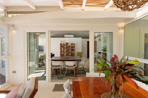 Dining - Oceanfront 4 Bedroom Bungalow with Private Pool, Large beach area and Staff (Placencia)