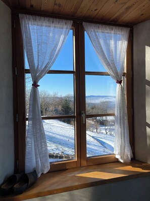 Interior - Beautiful and unique eco-friendly house with stunning views (Saint-Front)