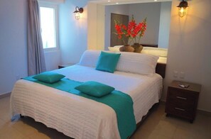 1 slaapkamer, een strijkplank/strijkijzer, wifi, beddengoed