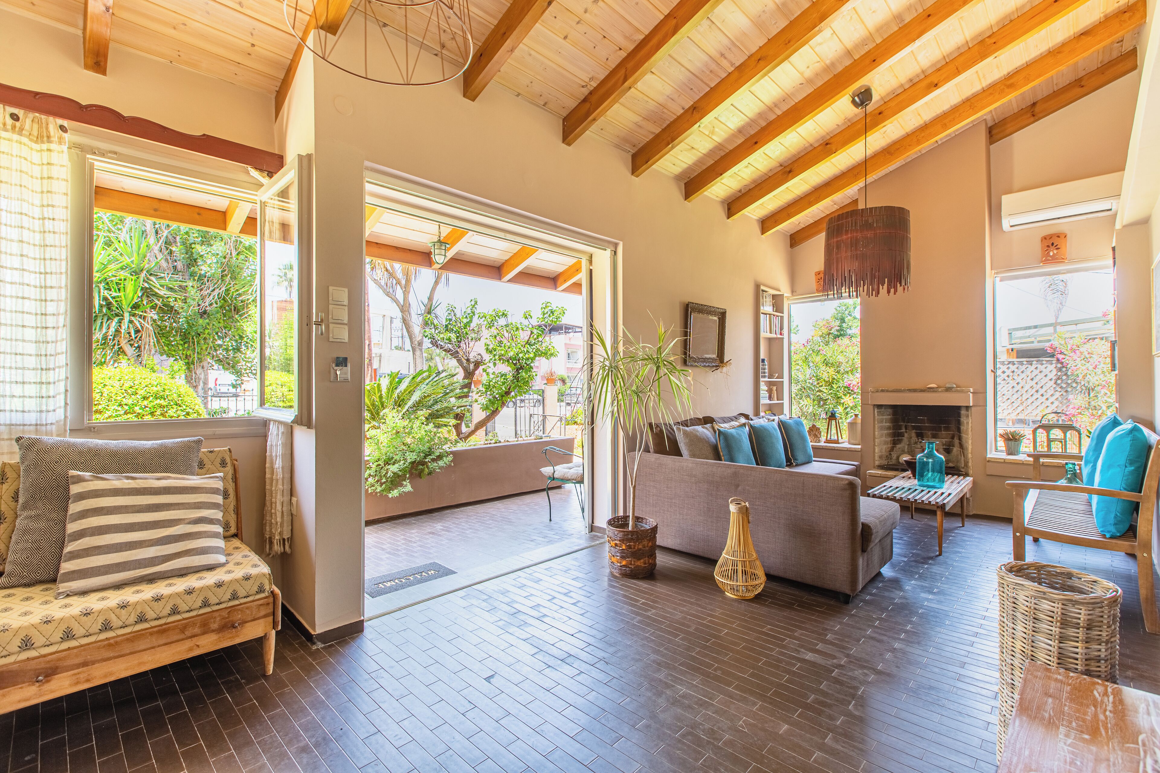 TV, peis og DVD-spiller