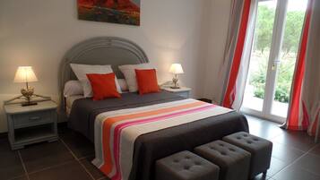3 bedrooms, iron/ironing board, travel cot, free WiFi