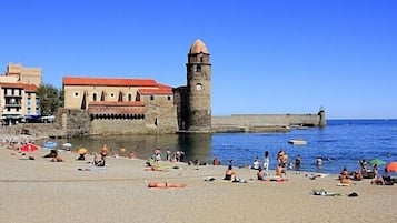 Plage à proximité, chaises longues