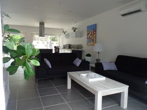 TV - MAS CATALAN CLOSE TO THE BEACHES / 15mn PRIVATE POOL          (Perpignan)