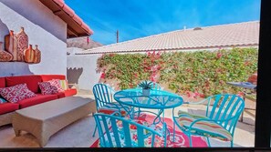 Outdoor dining - 25% off 7-Night stay❤3 King Beds Private Pool/Spa💦Mtn Views Pickleball #107429 (La Quinta)