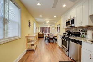 Fridge, microwave, oven, stovetop - Close to everything, Large Families are welcome - Sleeps 15+ PPL (Brigantine)