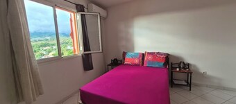 Franciscéa, completamente climatizzato, 80m2, centro città, a sud dell'isola