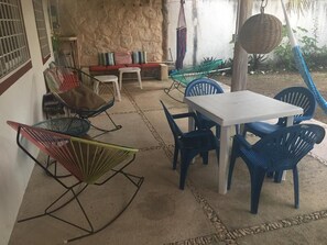 屋外ダイニングエリア