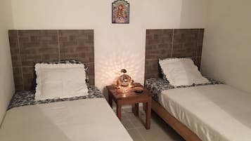 3 slaapkamers, een strijkplank/strijkijzer, wifi, beddengoed