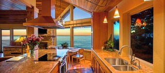 Inn Of The Lost Coast