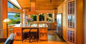 Private kitchen - Inn Of The Lost Coast (Shelter Cove)