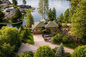 Exterior - Waterfront Paradise Lodge: Private Dock, Pickleball, Volleyball, Fire pit nights (Post Falls)