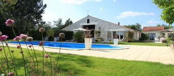 Renovated barn, 85150 Saint-Mathurin, Vendee, Pays de la Loire, quiet guaranteed