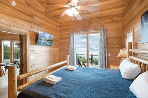 5 bedrooms, WiFi, bed sheets