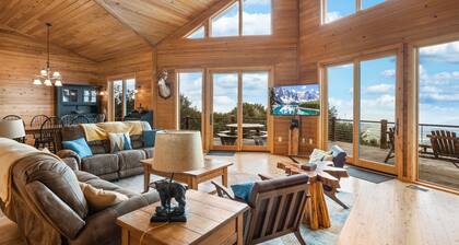 Spacious Cabin Atop Beech Mountain