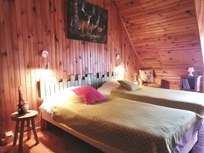 2 chambres, fer et planche à repasser, accès au Wi-Fi (inclus)