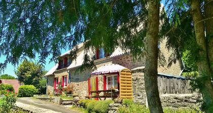 Cottage in Anglards de Salers, beds made on arrival!