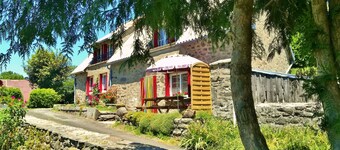 Cottage in Anglards de Salers, beds made on arrival!