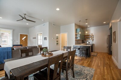 Stylish 2BR Retreat... Steps to CSU and Old Town Fun