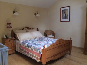 1 bedroom, WiFi, bed sheets
