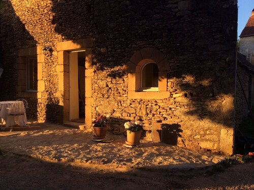 Location gite Les tilleuls maison en pierre en Perigord Noir Sarlat