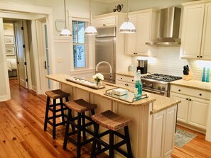 Fridge, microwave, oven, stovetop - "The Lighthouse" in WaterColor. Pool, Walk to beach, 4 Bikes & WC amenities incl (Santa Rosa Beach)