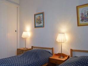 2 bedrooms - 3-room apt with terrace, AC, parking in Cap d'Agde, near beach and shops (Cap d'Agde)