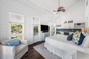 5 bedrooms, WiFi, bed sheets