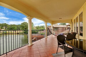 Outdoor dining - Available Now… this is YOUR chance to experience relaxation @ The Cove! (Conroe)