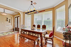 Dining - Available Now… this is YOUR chance to experience relaxation @ The Cove! (Conroe)