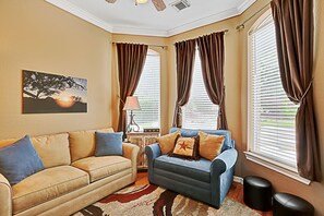 TV connectée, jeux vidéo, lecteur de DVD, livres