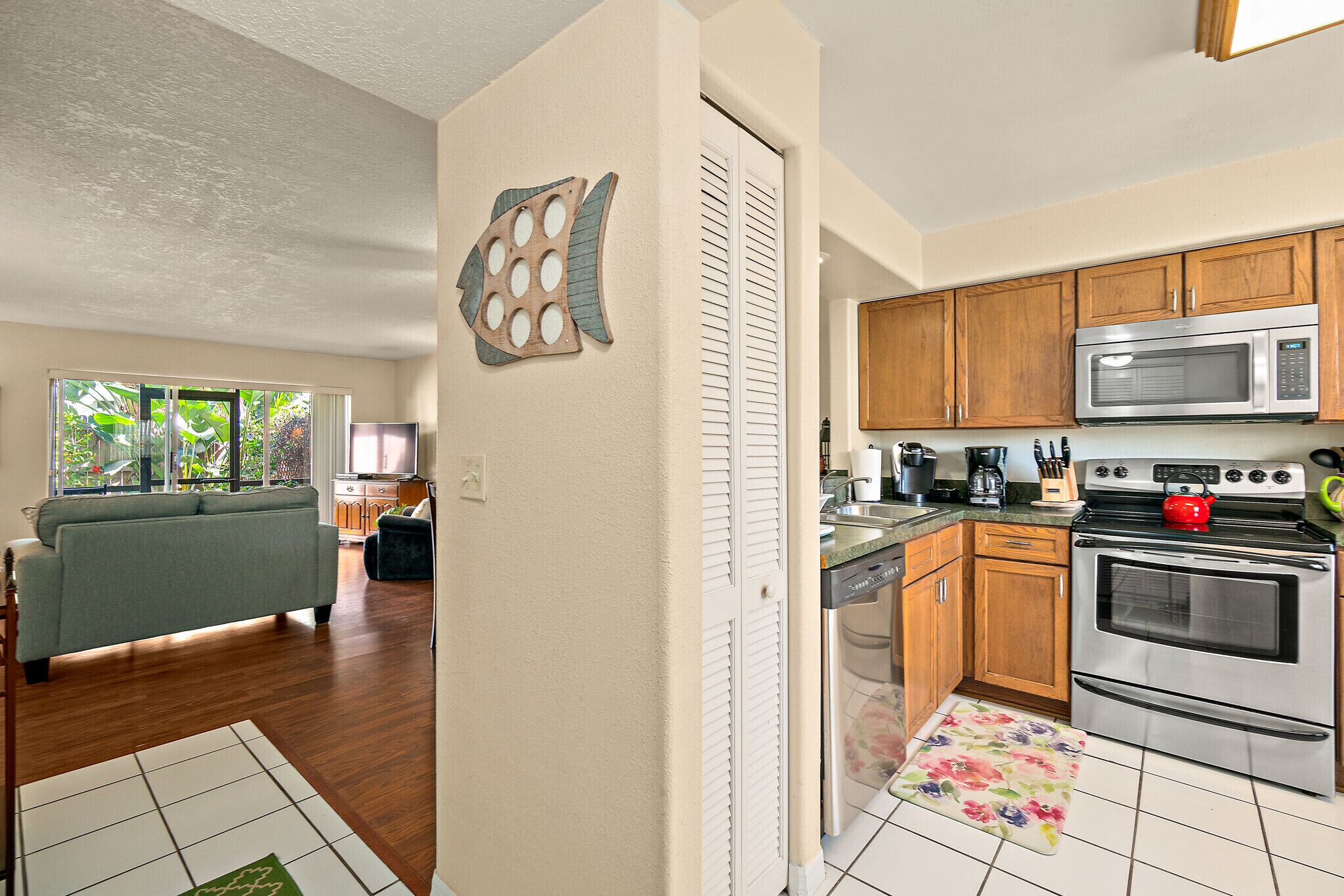 冰箱、微波炉、烤箱、炉灶