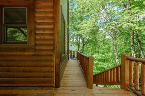 Property grounds - Luxury Log Cabin with Breathtaking Views (Seven Devils)