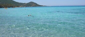 VILLA D'ARCHITECTE, site CALME, VUE IMPRENABLE Mer