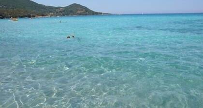 VILLA D'ARCHITECTE, site CALME, VUE IMPRENABLE Mer