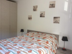 2 chambres, fer et planche à repasser, accès au Wi-Fi (inclus)
