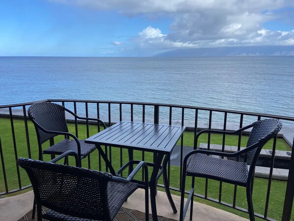 Outdoor dining - Amazing Sunsets Oceanfront Views  - indigomaui - (Lahaina)