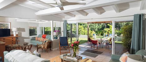 Smart TV, DVD player, books, stereo