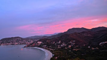 Sun-loungers, beach towels